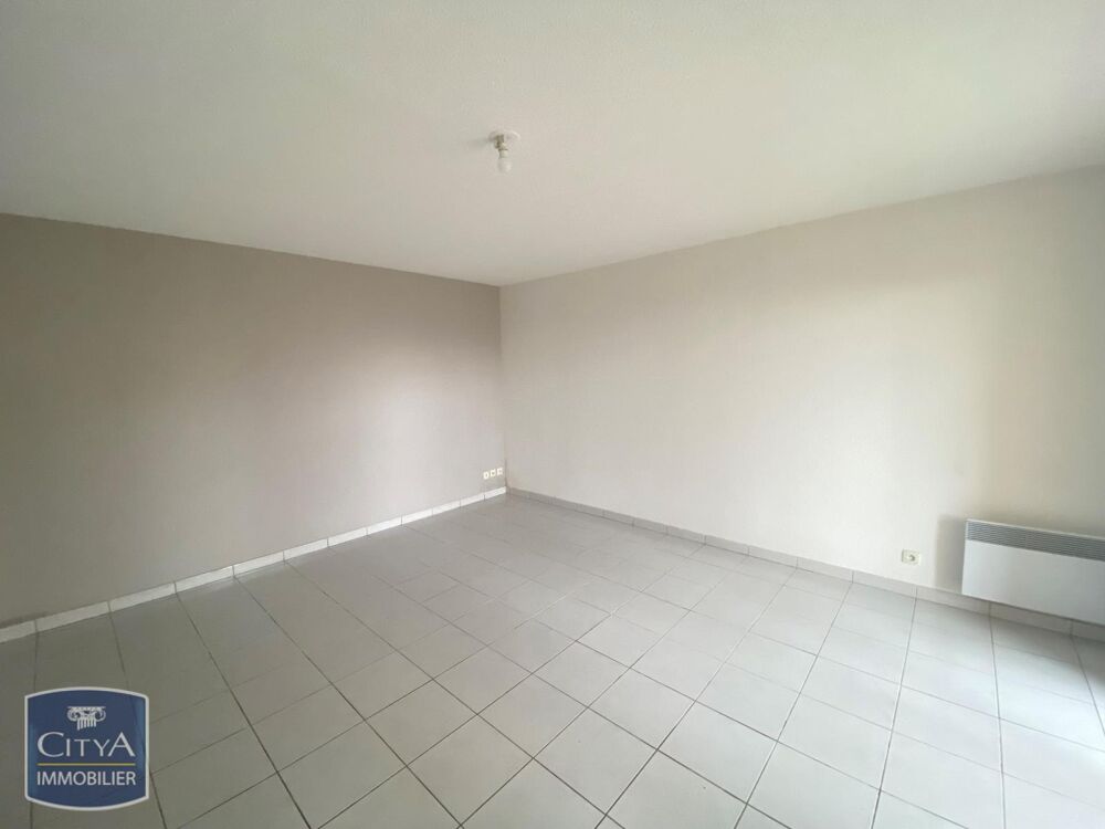 APPARTEMENT T2 AVEC BALCON EN REZ DE JARDIN À louer : à ....