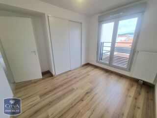  Appartement à louer 3 pièces 61 m²