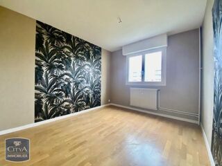  Appartement à louer 4 pièces 80 m²