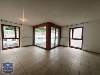  Appartement à louer 4 pièces 83 m²