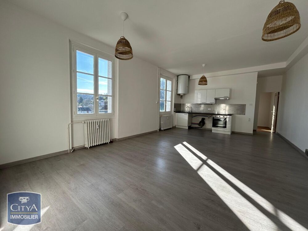 À louer : Appartement T3 situé à Saint-Vérand, dans le c....