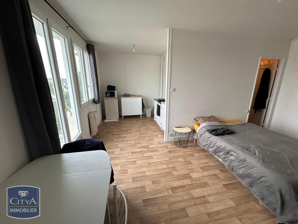 STUDIO AVEC BALCON ET PARKING - QUARTIER HILARD En locat....