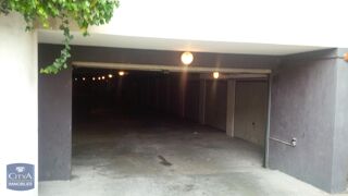  Parking / Garage � louer 