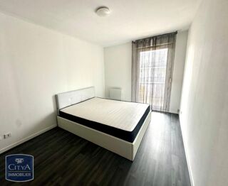  Appartement à louer 4 pièces 90 m²