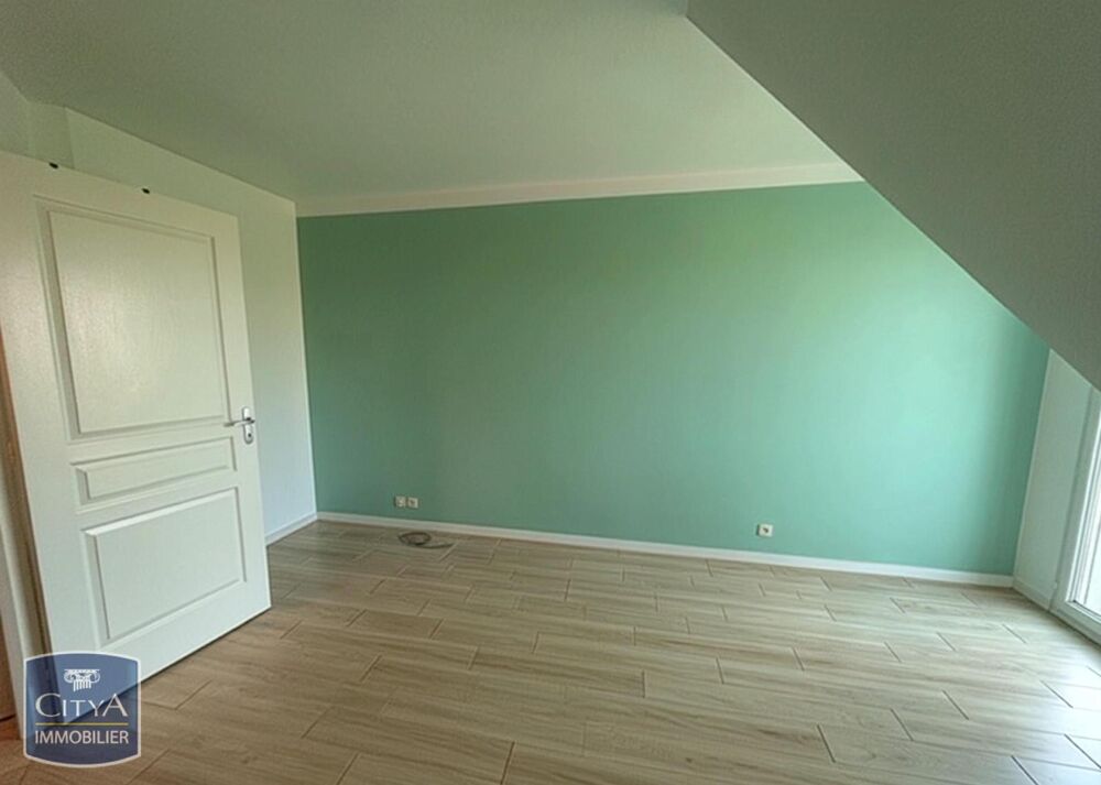 À LOUER : Appartement T2 DUPLEX non meublé situé à Porni....