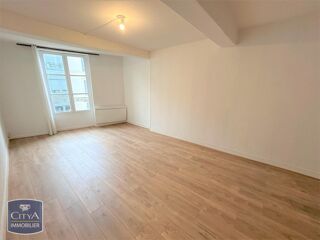  Appartement à louer 2 pièces 76 m²
