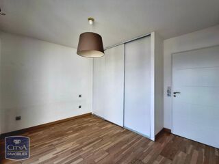  Appartement à louer 5 pièces 116 m²