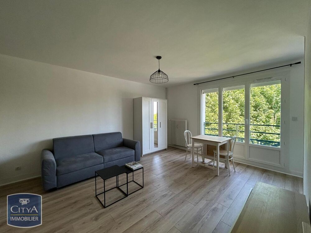 À LOUER - Studio meublé avec parking et cave à CHARTRES ....