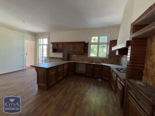  Appartement à louer 5 pièces 181 m²