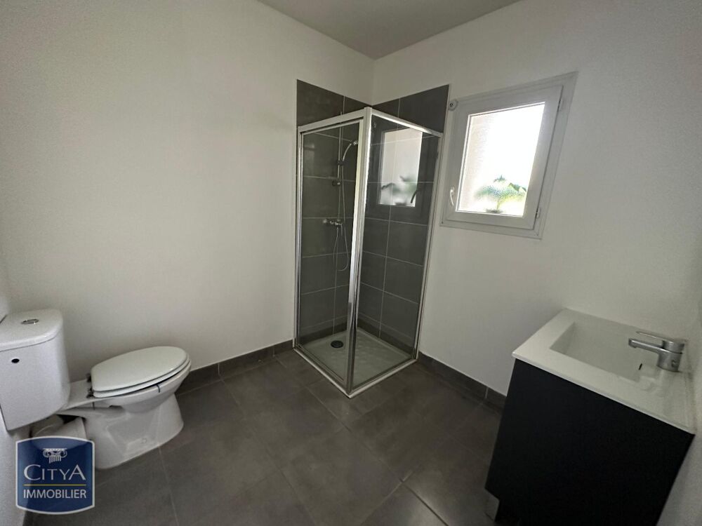 LOCATION - NIMES - STUDIO - BALCON - TERRASSE - PARKING ....