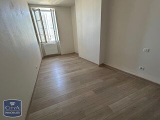  Appartement à louer 4 pièces 102 m²