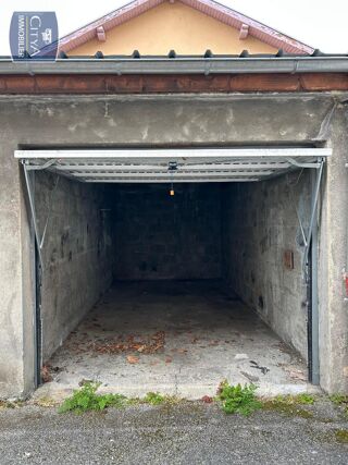  Parking / Garage à louer 