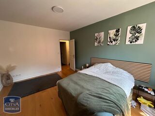  Appartement à louer 3 pièces 84 m²
