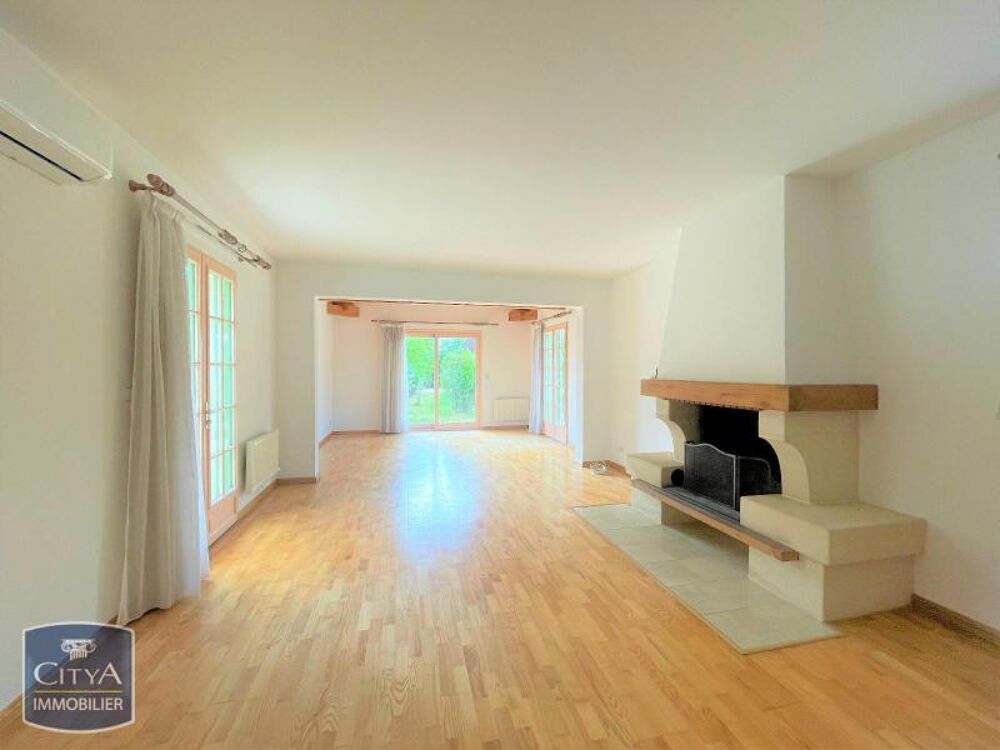 location Maison - 5 pièce(s) - 149 m² Gensac (33890)