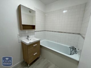  Appartement à louer 3 pièces 86 m²