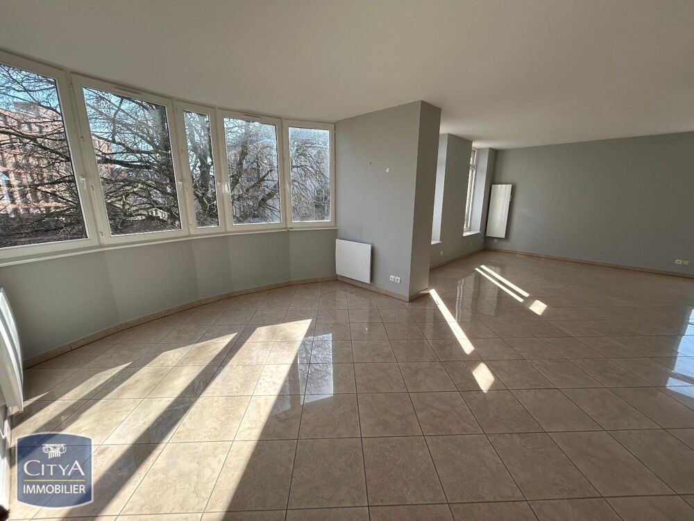 À LOUER EXCLUSIVITE VIEUX LILLE Situé à Lille, cet appar....