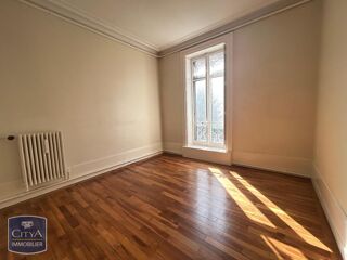  Appartement à louer 4 pièces 125 m²