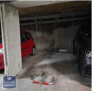  Parking / Garage à louer 