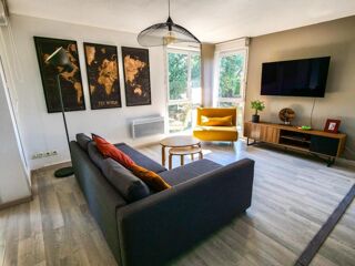  Appartement à louer 3 pièces 84 m²