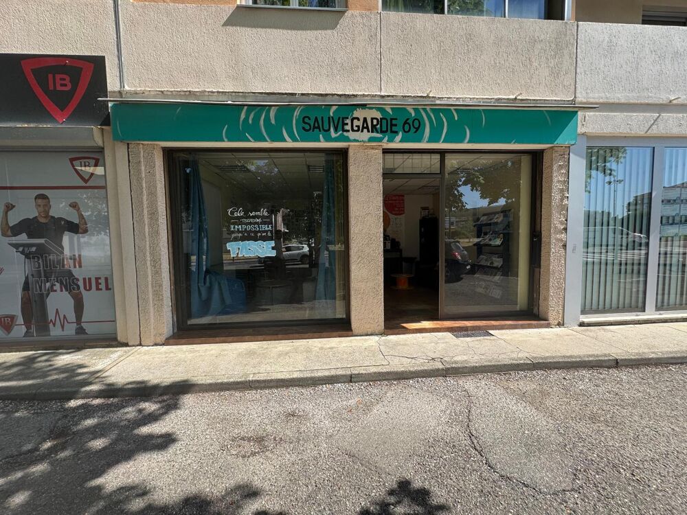   Location / Local Commercial 