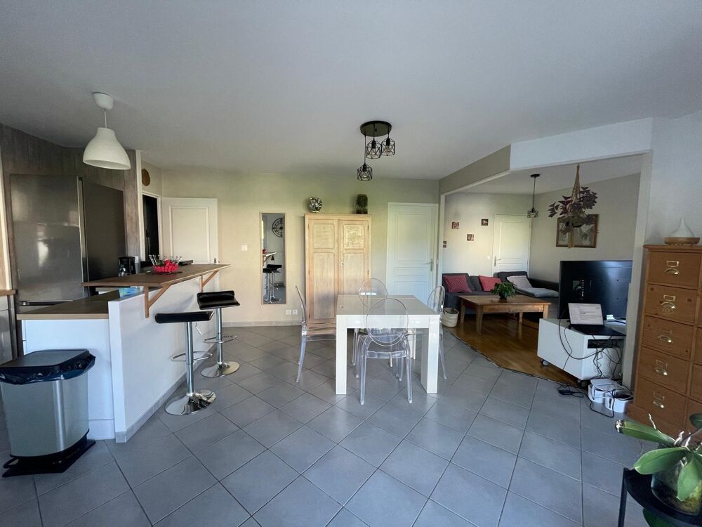 location Appartement - 3 pièce(s) - 84 m² Saint-Priest (69800)