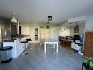  Appartement à louer 3 pièces 84 m²