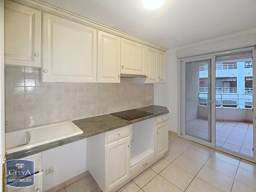location Appartement - 3 pièce(s) - 72 m² Saint-Raphaël (83700)