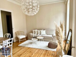  Appartement à louer 3 pièces 77 m²