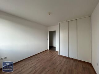  Appartement à louer 3 pièces 81 m²