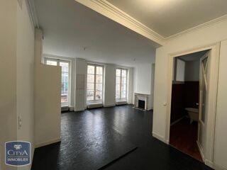  Appartement à louer 2 pièces 83 m²