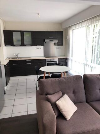  Appartement à louer 2 pièces 50 m²