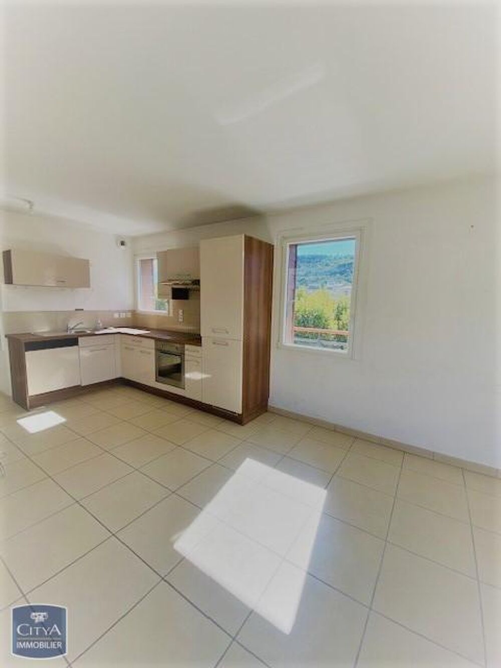 A LOUER - T3- DERNIERE ETAGE PROXIMITE CENTRE VILLE Supe....