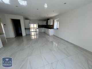  Appartement à louer 3 pièces 96 m²