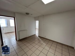  Appartement à louer 4 pièces 87 m²