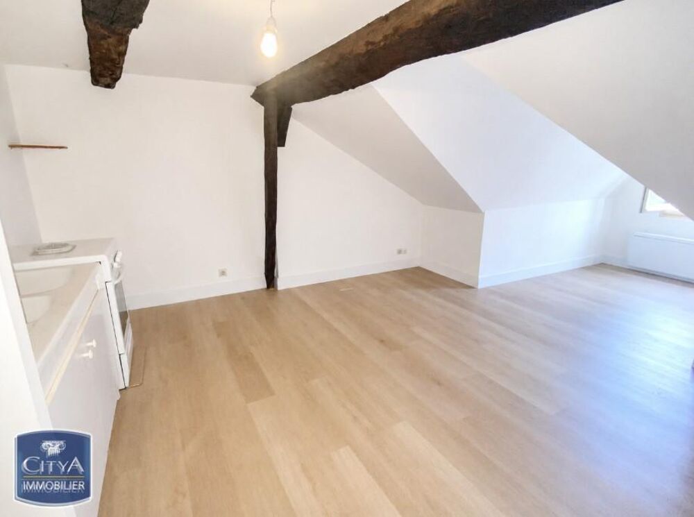 À LOUER : Appartement T1 situé à Chinon, dans le départe....