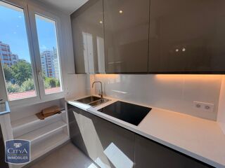  Appartement à louer 3 pièces 56 m²