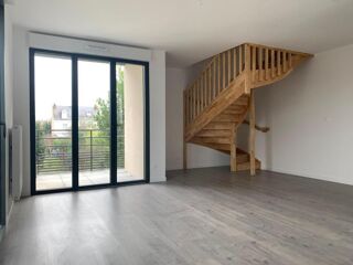  Appartement à louer 4 pièces 83 m²