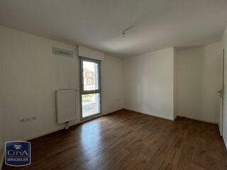  Appartement à louer 4 pièces 76 m²