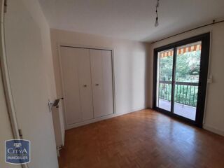  Appartement à louer 3 pièces 80 m²