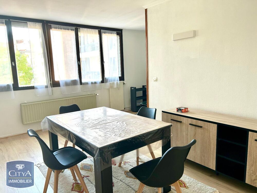 À LOUER : Découvrez cet appartement MEUBLE + une place d....