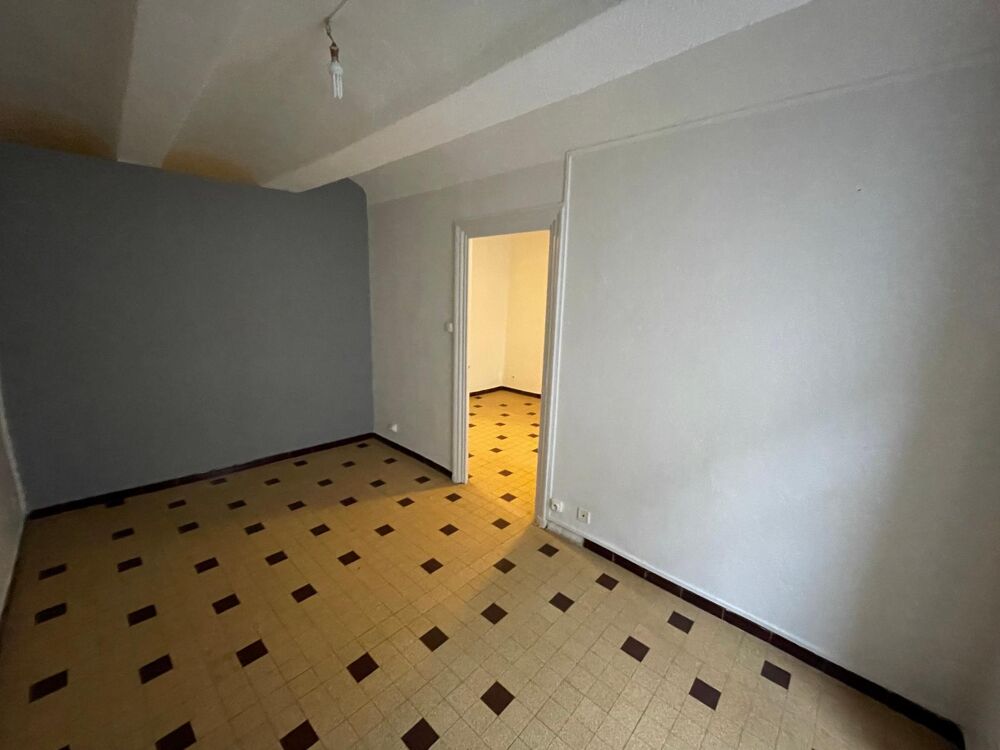 AUBENAS centre ville : Appartement T2 de 27 m² comprenan....