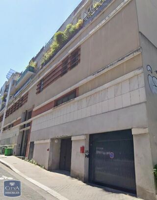  Parking / Garage à louer 