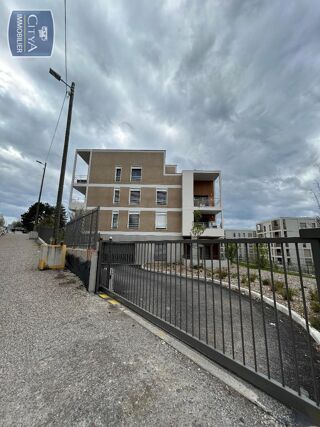  Parking / Garage à louer 