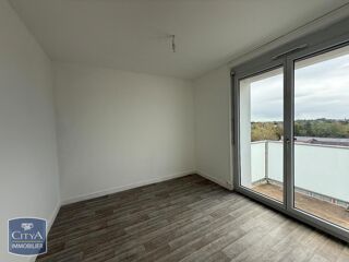  Appartement à louer 4 pièces 80 m²