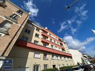  Parking / Garage à louer 