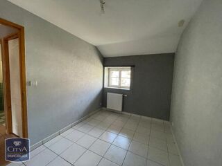  Appartement à louer 4 pièces 75 m²