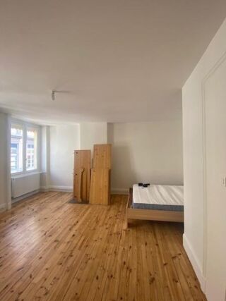  Appartement à louer 3 pièces 79 m²