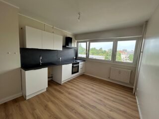  Appartement à louer 5 pièces 95 m²