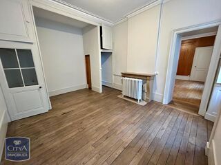  Appartement à louer 4 pièces 123 m²
