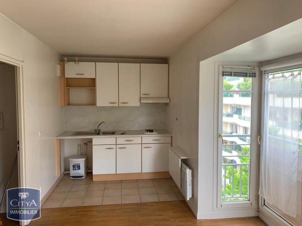 A LOUER - proche RER A FONTENAY SOUS BOIS - Immeuble réc....